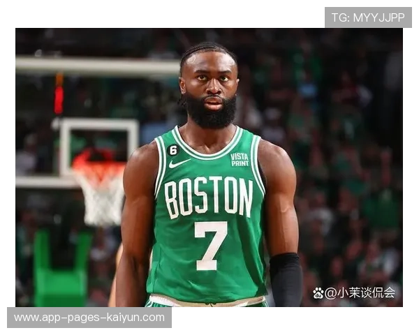 球星在休赛期研究对手录像，复赛准备更充分